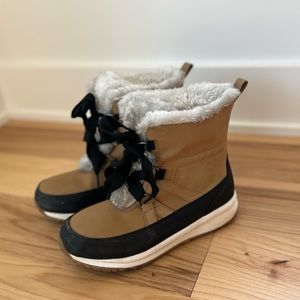 Girls’ Cat & Jack winter boots